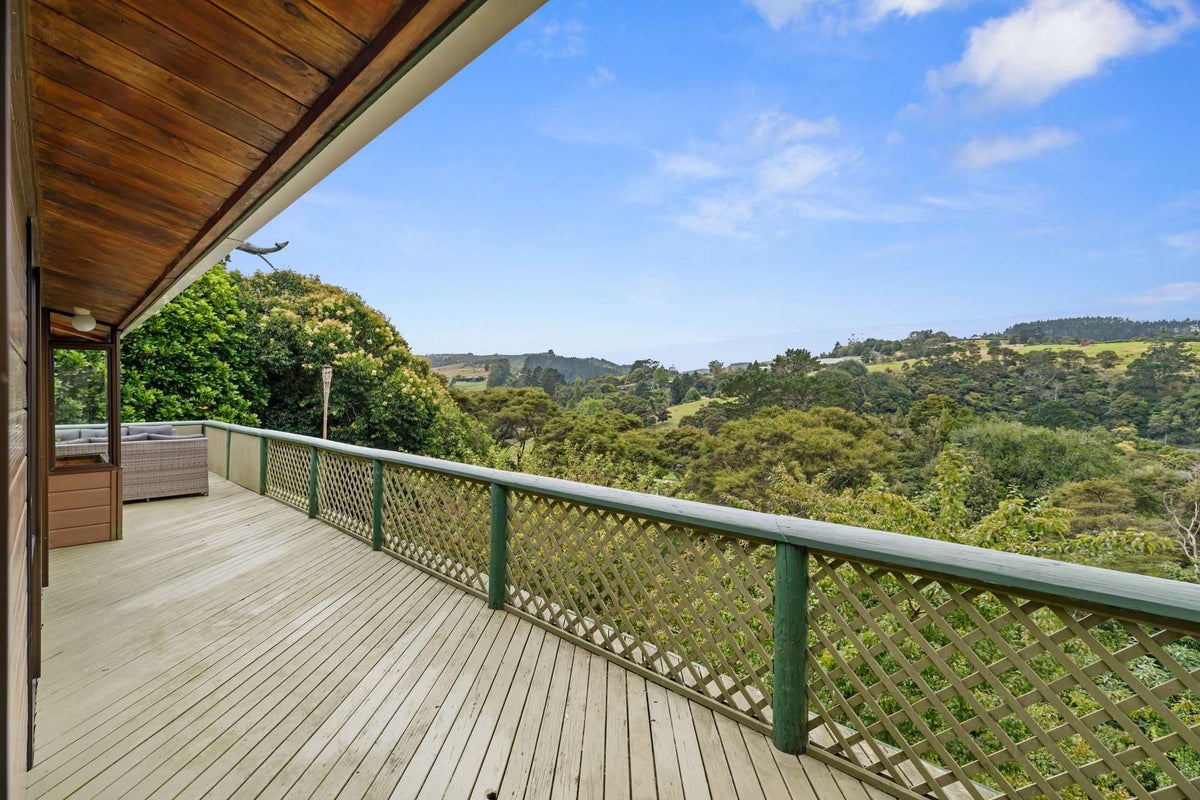 14 Redmount Place, Red Hill, Papakura - Carousel 2