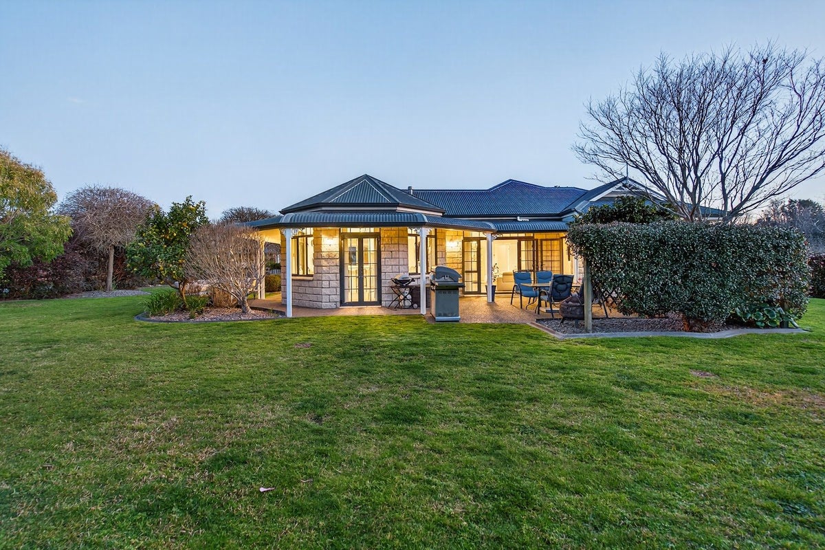 15 Grace Avenue, Leamington, Cambridge - Carousel 22