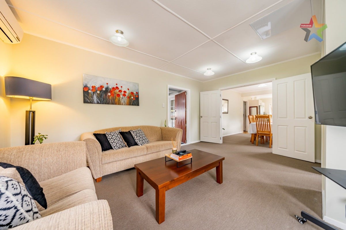 1 Peel Place, Wainuiomata, Lower Hutt - Carousel 2