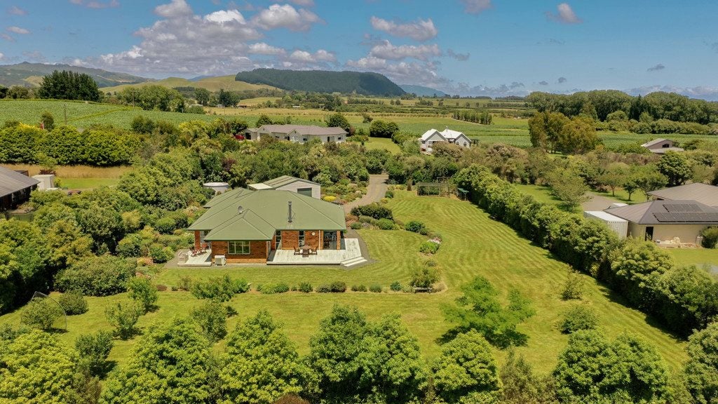 33 Ketemaringi Way, Manakau, Levin - Carousel 1