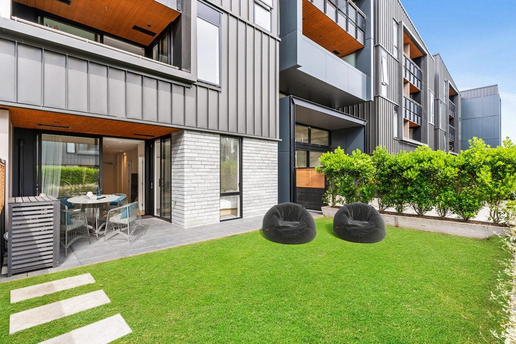 111/64 Victoria Street, Onehunga, Auckland - Carousel 2