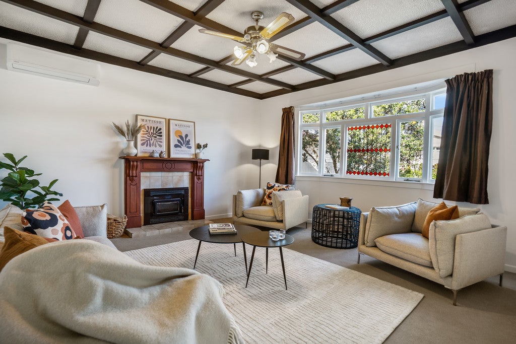 42 Fontenoy Street, Mount Albert, Auckland - Carousel 2