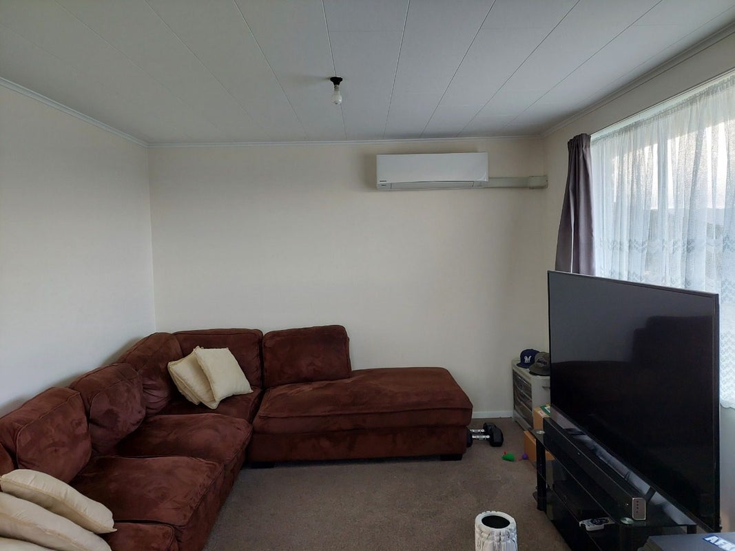 24 Cedar Street, Maungaraki, Lower Hutt - Carousel 2
