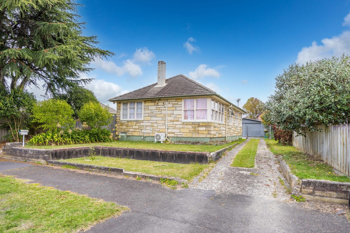 44 Ross Crescent, Fairfield, Hamilton - Carousel 1