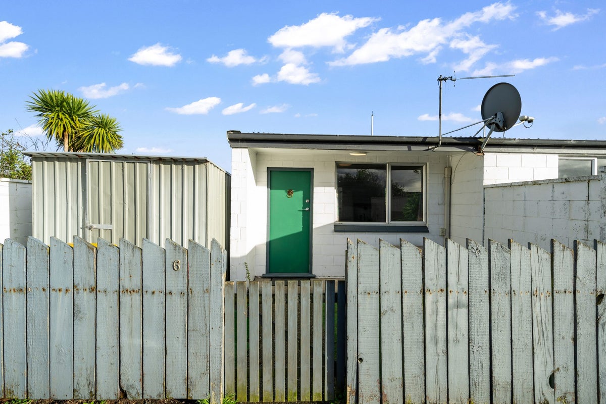6/157 Crinan Street, Appleby, Invercargill - Carousel 14