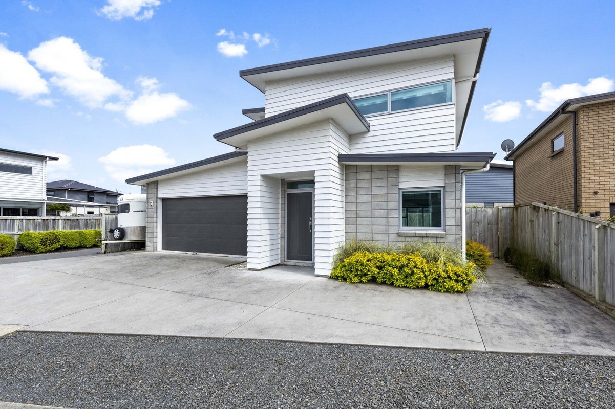 61 Featherstone Drive, Flagstaff, Hamilton - Carousel 1