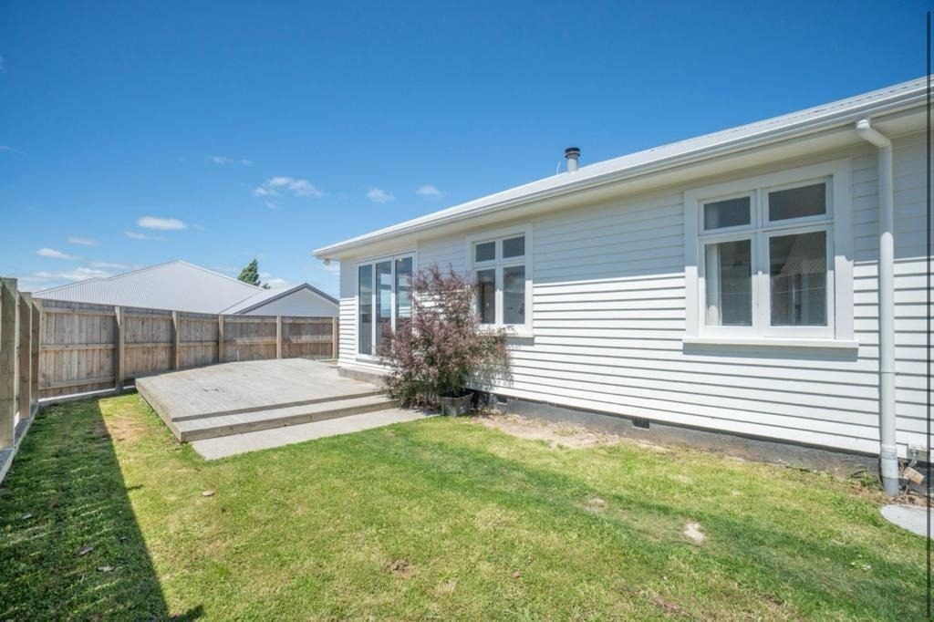 98 Kelvin Grove Road, Kelvin Grove, Palmerston North - Carousel 11