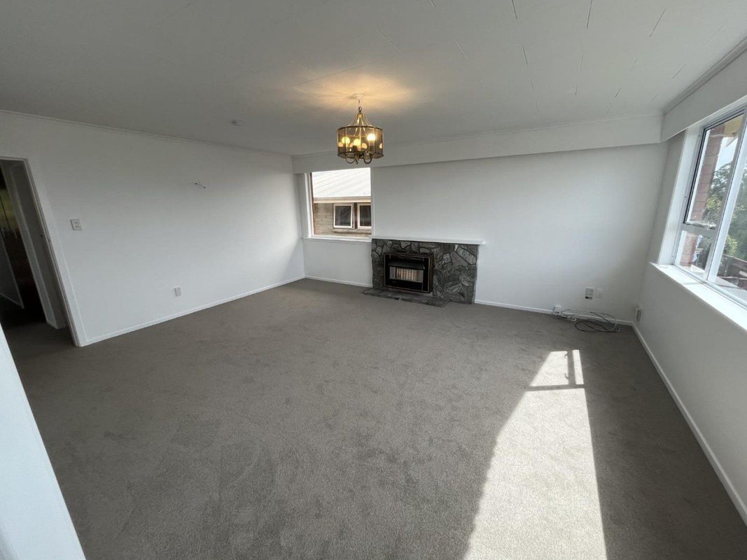11 Cumberland Street, Merrilands, New Plymouth - Carousel 2