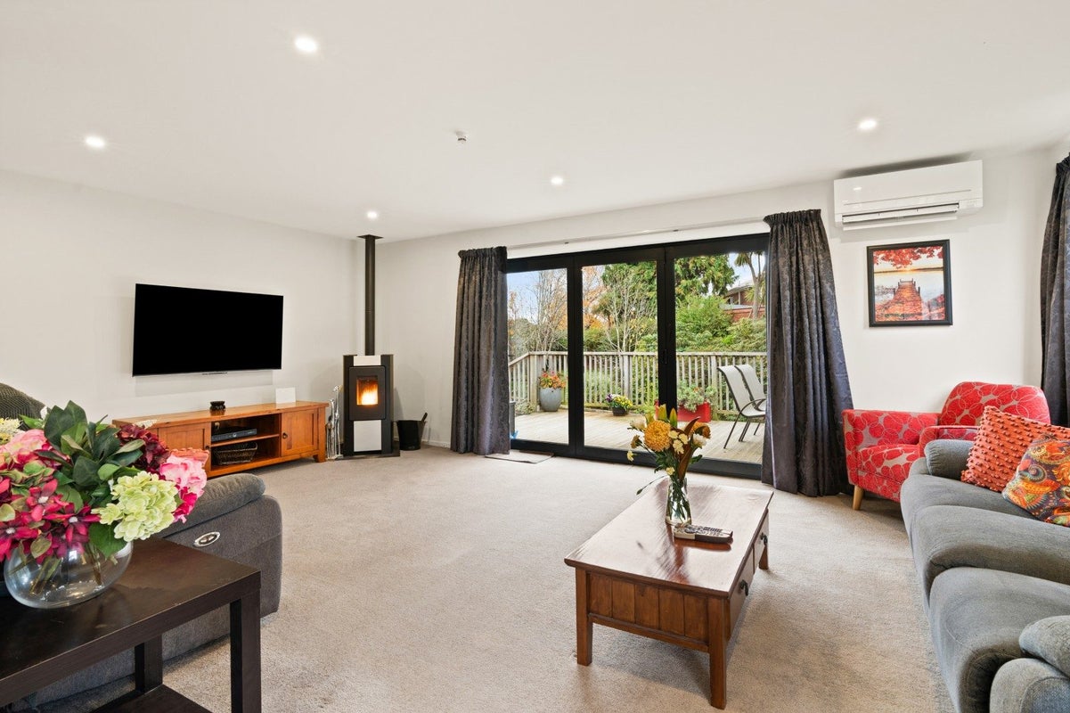 40 Brighton Road, Green Island, Dunedin - Carousel 2