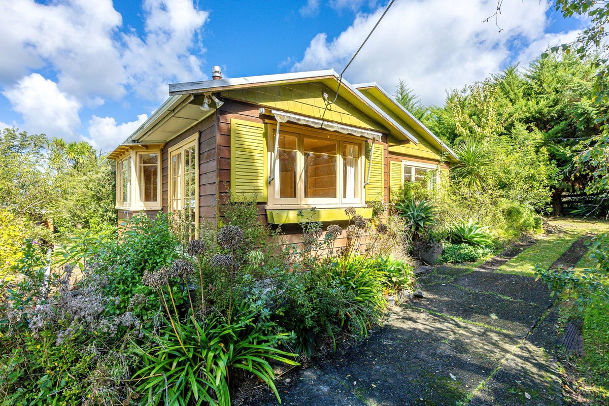 91 Whangaparaoa Road, Red Beach, Whangaparaoa - Carousel 1
