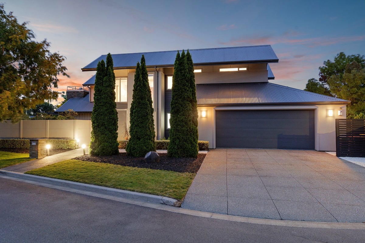 1 West Green, Parklands, Christchurch - Carousel 32