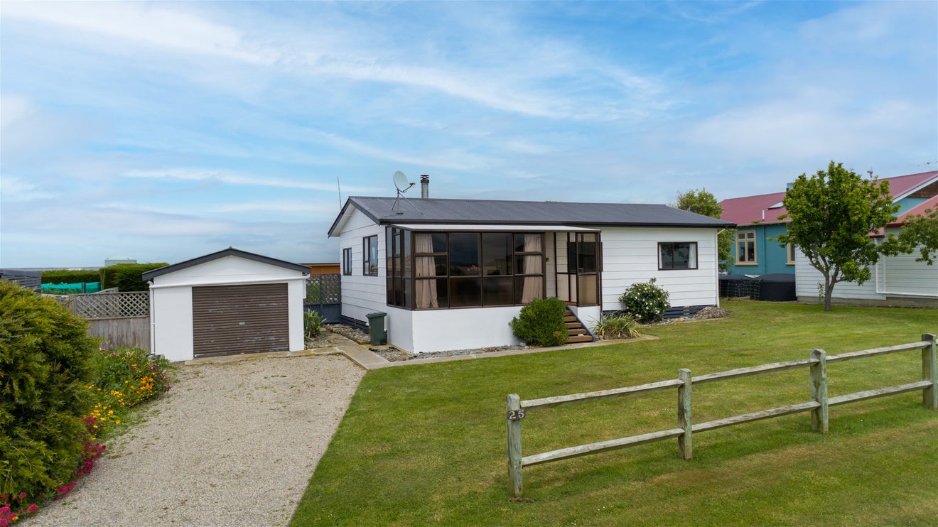 25 Magdala Street, Kakanui - Carousel 1