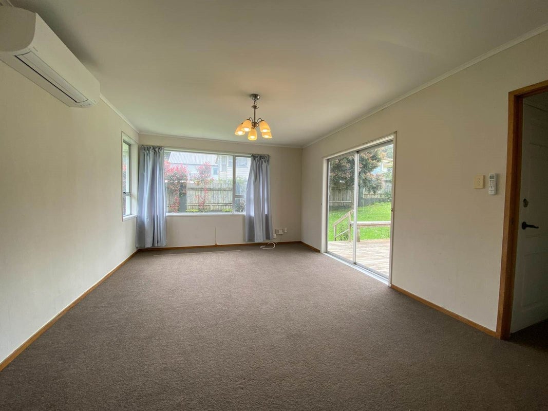 19 Sequoia Place, Sunnynook, Auckland - Carousel 2