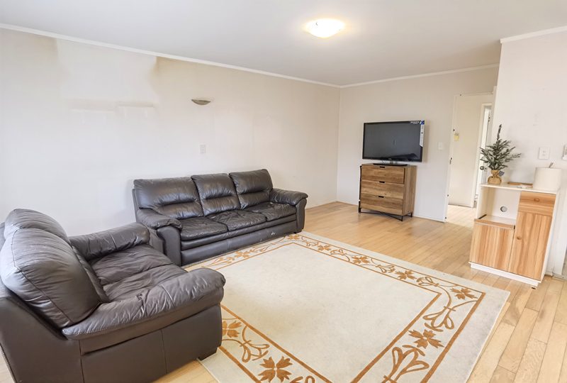 16 Redoubt Road, Goodwood Heights, Auckland - Carousel 2