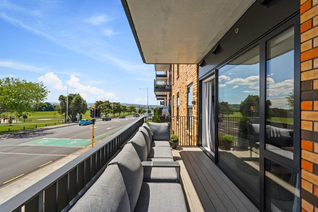 103/2 Rauroa Lane, Hobsonville, Waitakere City, Auckland - Carousel 1