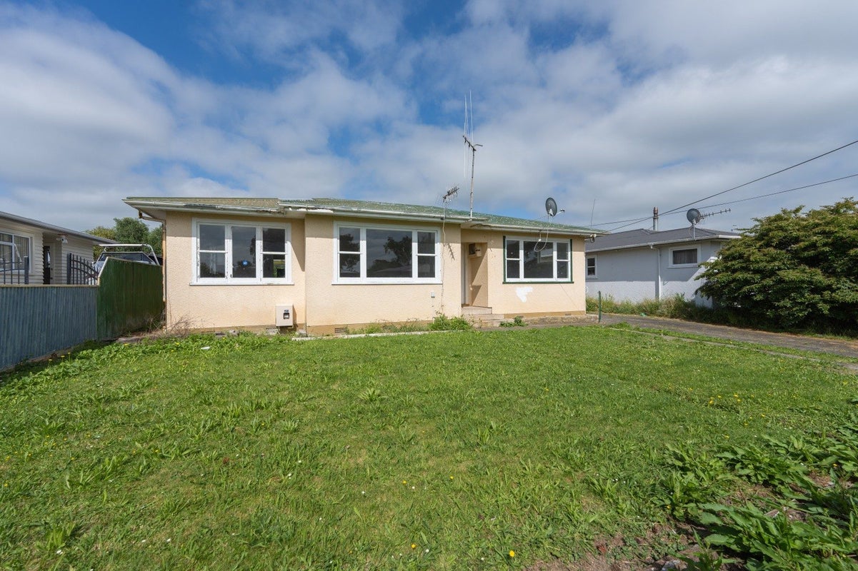 30 Duff Crescent, Highbury, Palmerston North - Carousel 1