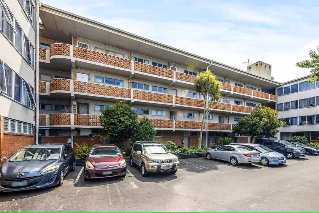 2Q/94 Dominion Road, Mount Eden, Auckland - Carousel 12