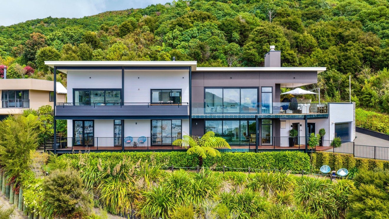 23 Marina Drive, Waikawa, Picton - Carousel 2
