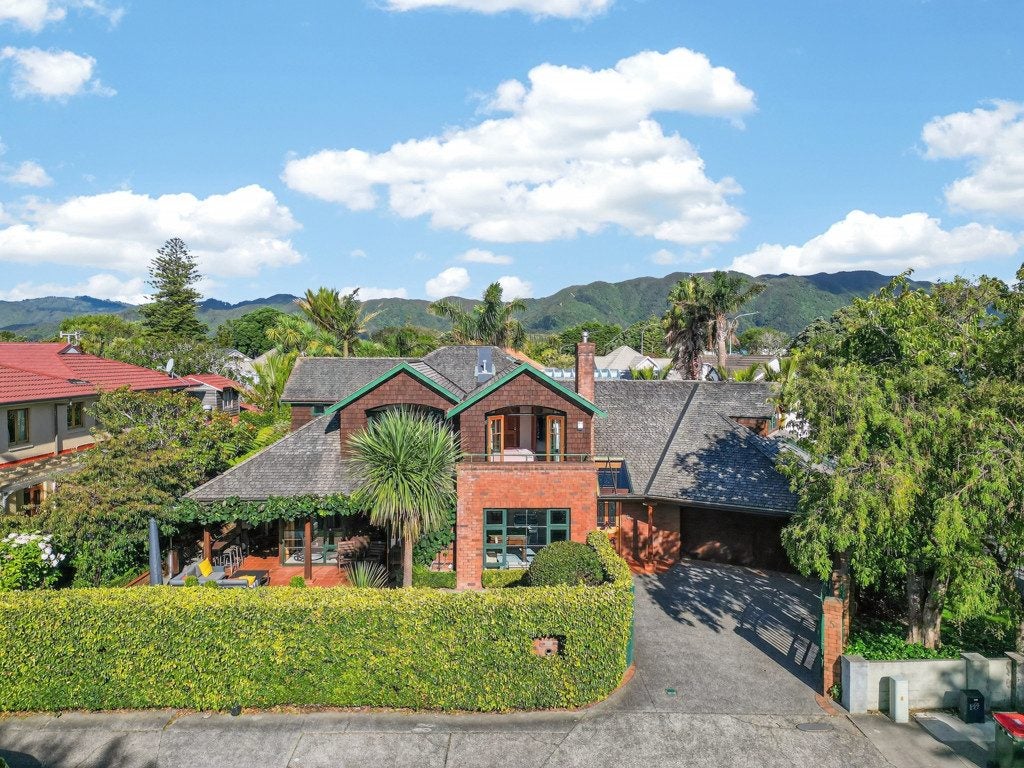 5 Myrtle Street, Hutt Central, Lower Hutt - Carousel 2
