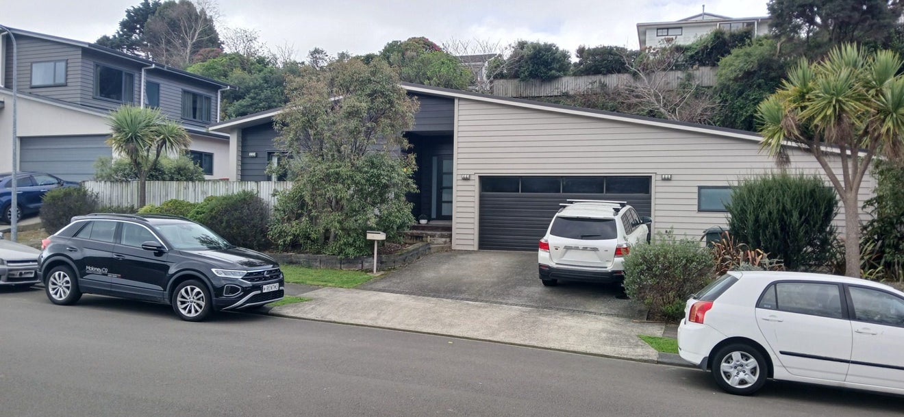 16 Flotilla Place, Whitby, Porirua - Carousel 2