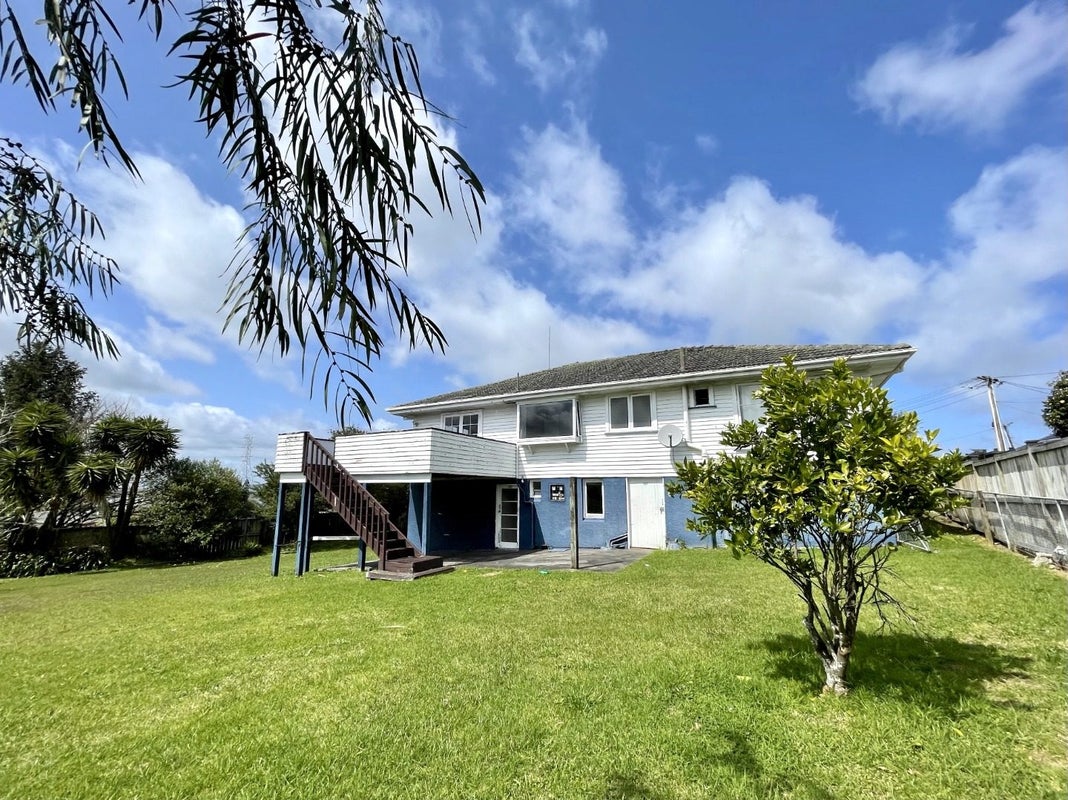 3 Taha Road, Te Atatu South, Auckland - Carousel 1