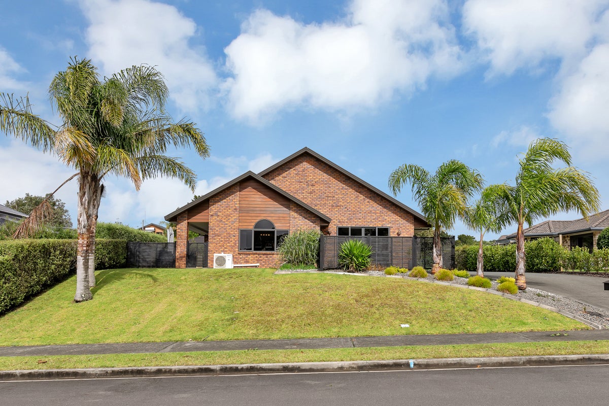 15 Bonselaar Drive, Kamo, Whangarei - Carousel 1