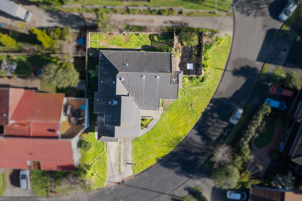 11 Duval Grove, Tawa, Wellington - Carousel 20