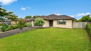 3 Thornlea Grove, Waiuku, Waiuku - Carousel 1