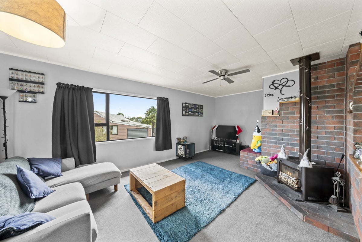 19 Rukumoana Place, Clendon Park, Auckland - Carousel 2
