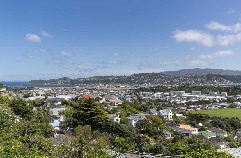 61B Townsend Road, Miramar, Wellington - Carousel 22
