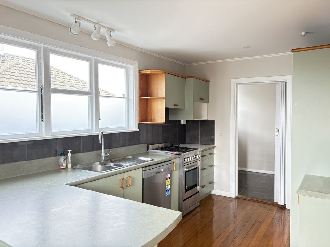 7 Virgil Place, Northcote, Christchurch - Carousel 2