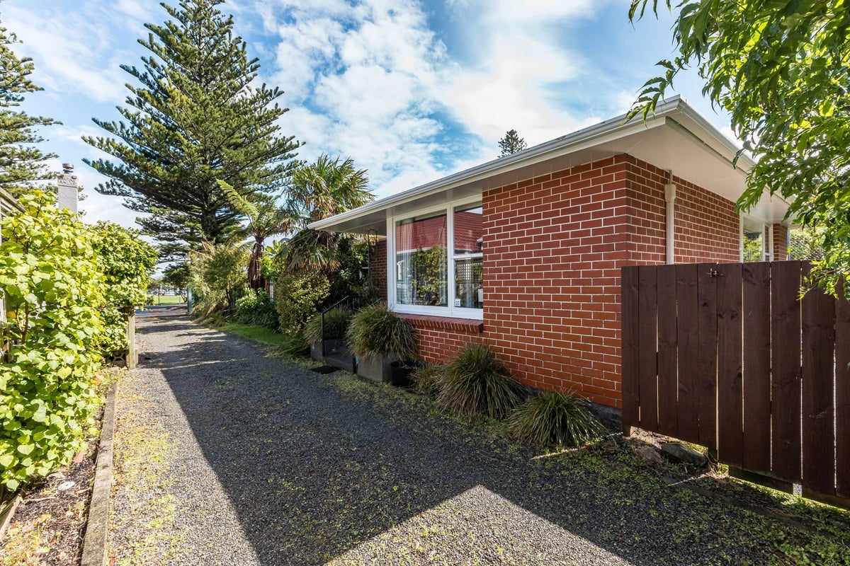 2/159 Muritai Road, Eastbourne, Lower Hutt - Carousel 15