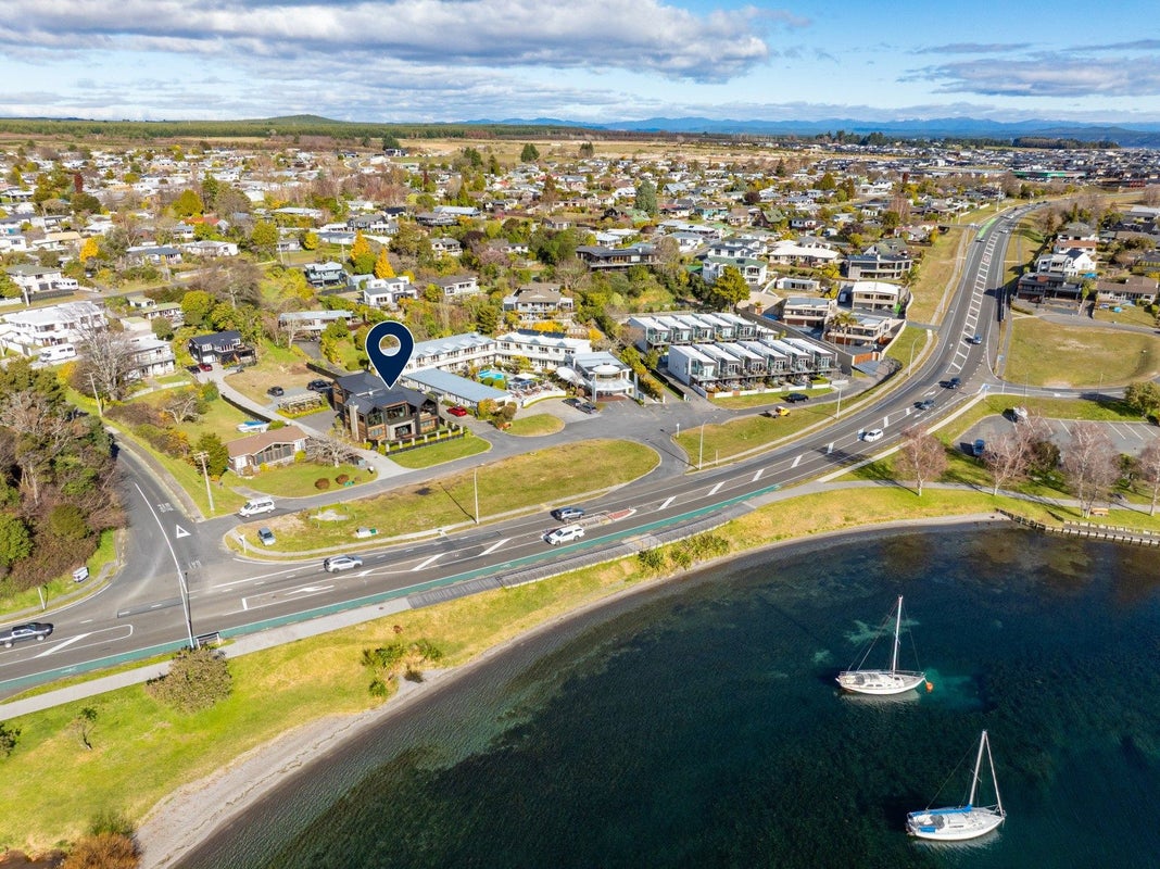 336 Lake Terrace, Two Mile Bay, Taupo - Carousel 38