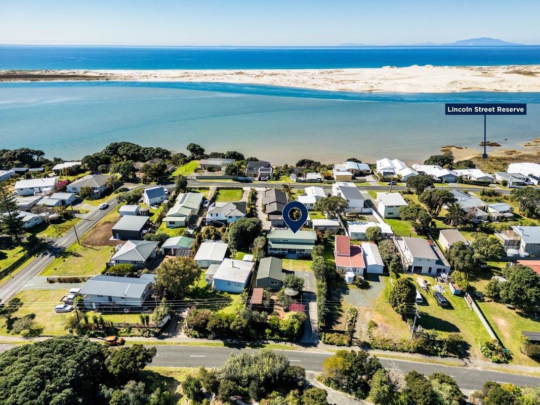 39 Moir Point Road, Mangawhai Heads, Kaipara, Northland - Carousel 2