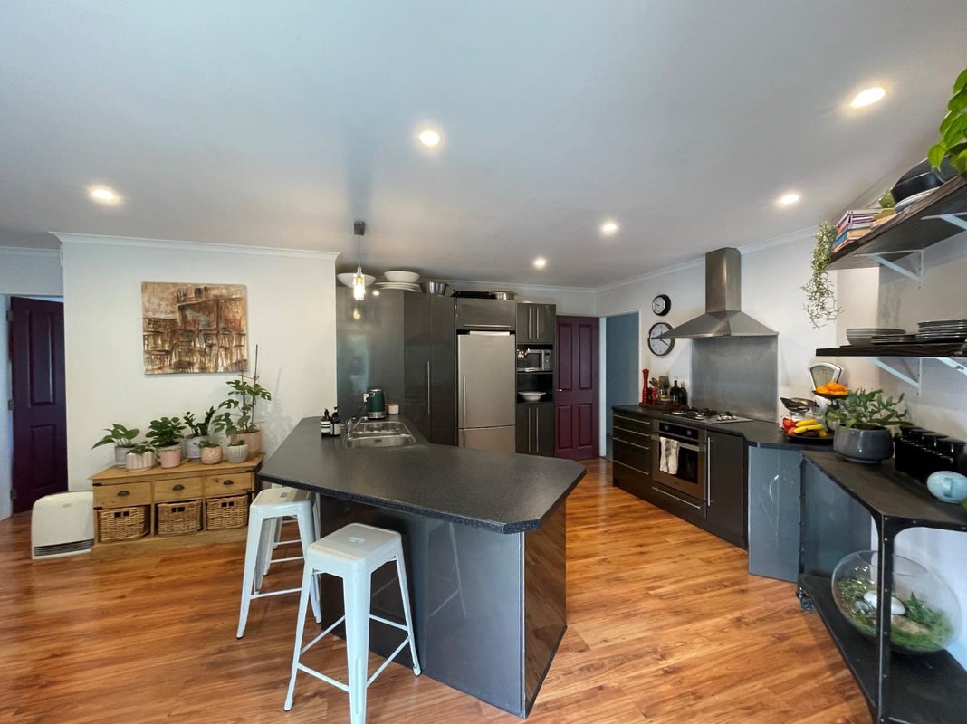 49 Furlong Crescent, Churton Park, Wellington - Carousel 2