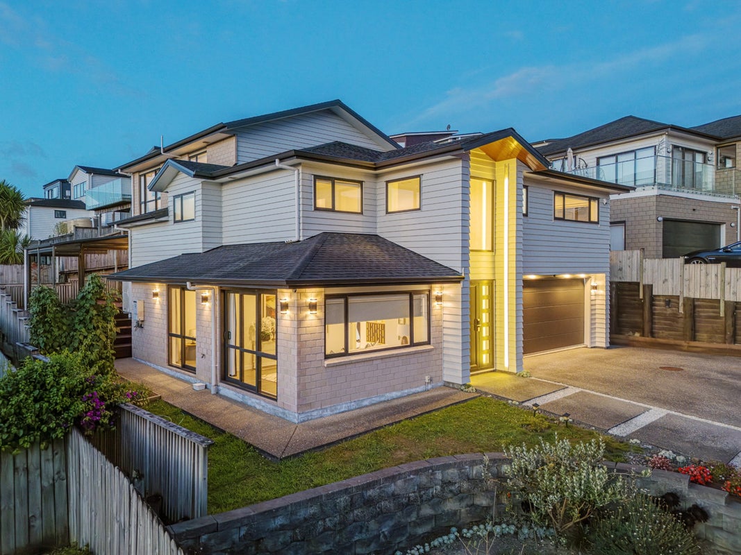 99 San Valentino Drive, Henderson, Auckland - Carousel 1