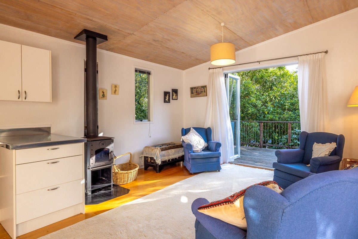 41 Fairview Crescent, Omiha, Waiheke Island - Carousel 2