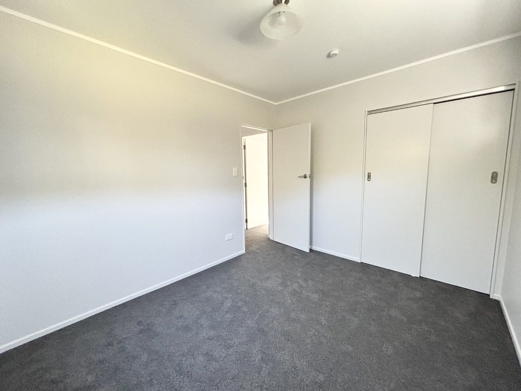 15B Cypress Drive, Maungaraki, Lower Hutt - Carousel 13