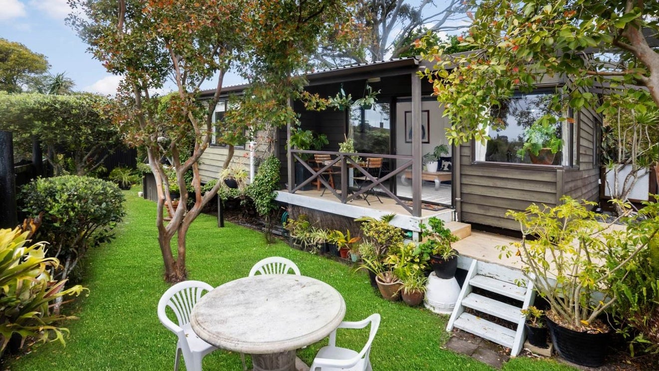 49A Finch Street, Morningside, Auckland - Carousel 1