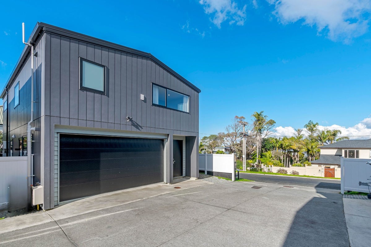 8A Ringwood Street, Torbay, Auckland - Carousel 1