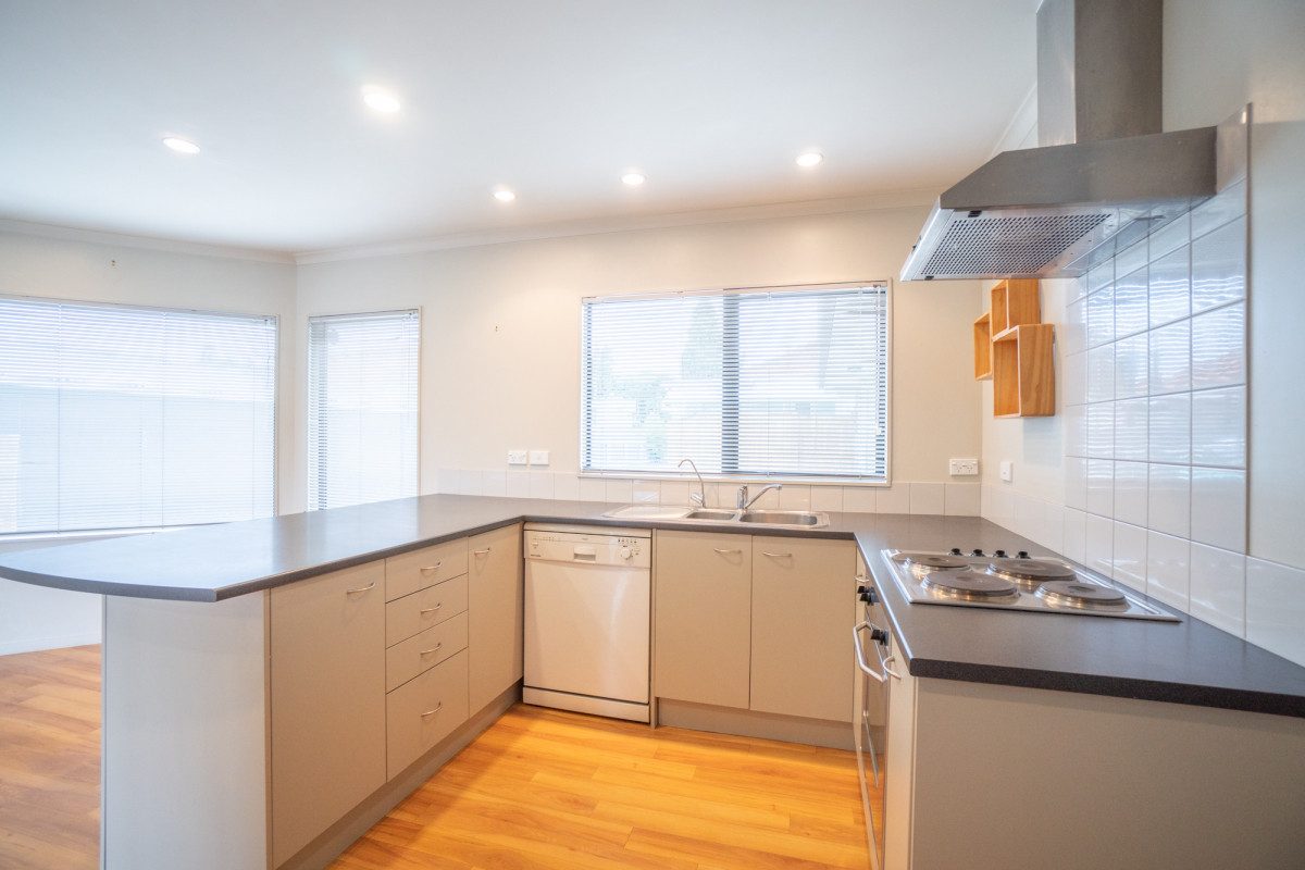 34A Botanical Road, Takaro, Palmerston North - Carousel 2