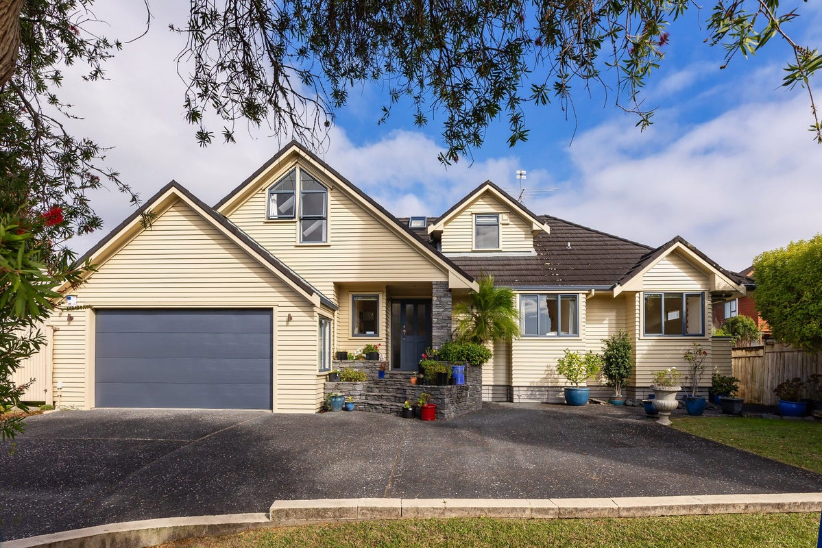 1/75 Halsey Drive, Lynfield, Auckland - Carousel 1
