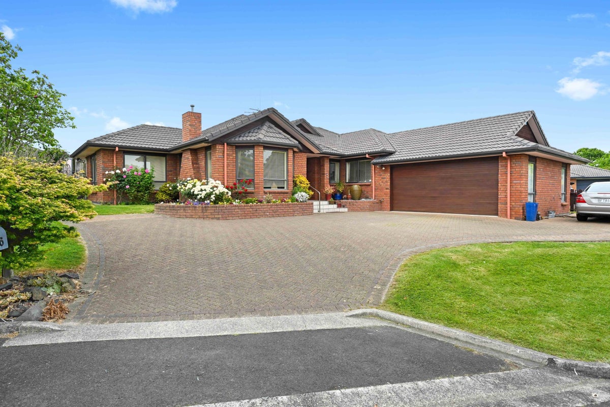 6 Flora Way, Rototuna, Hamilton - Carousel 1