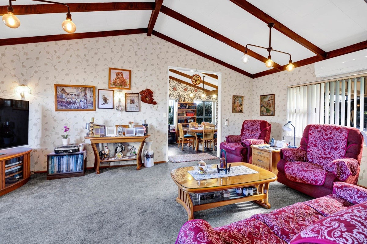 1225 Egmont Road, Egmont Village, New Plymouth - Carousel 2