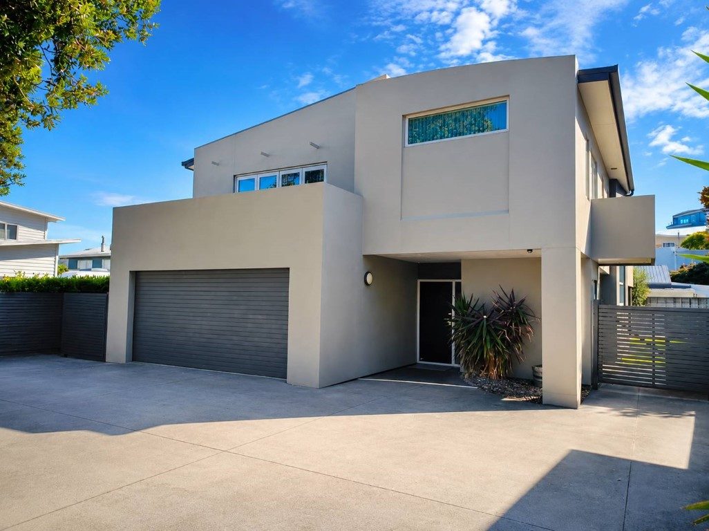 1 Airlie Road, Plimmerton, Porirua - Carousel 1