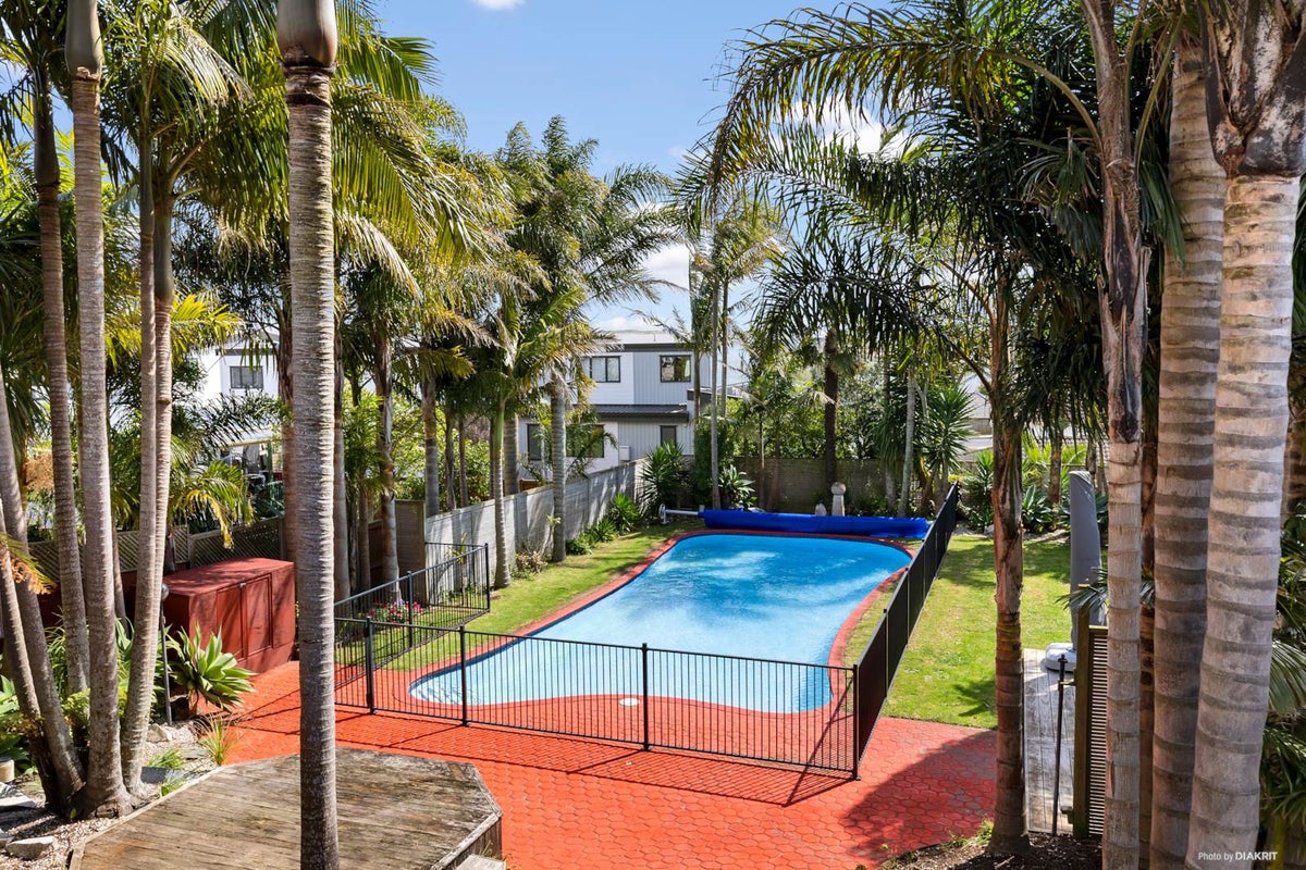 69 Hillsborough Road, Hillsborough, Auckland - Carousel 1
