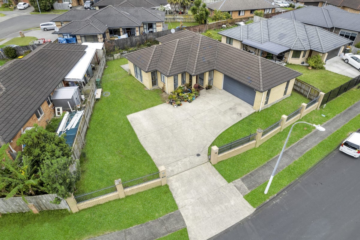 21 Artillery Drive, Papakura, Papakura - Carousel 23