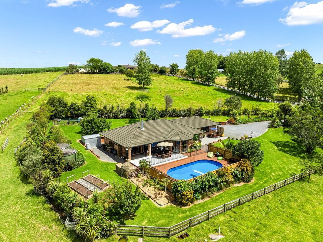 1049 Pipiwai Road, Ruatangata West, Whangarei - Carousel 1