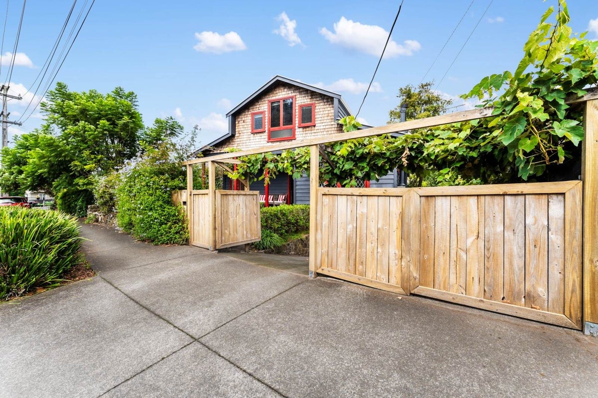 53 Pencarrow Avenue, Epsom, Auckland - Carousel 50