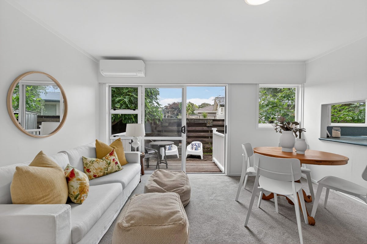 2/37 Wendover Road, Glendowie, Auckland - Carousel 2